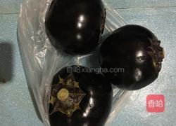 炸茄子的做法图解1