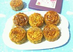 广式蛋黄豆沙月饼