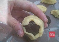 广式蛋黄豆沙月饼的做法图解9
