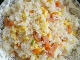 鸡蛋虾仁火腿炒饭的做法[图]
