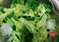 冰镇西兰花拼排骨的做法图解5