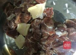 牛肉炖土豆的做法图解1