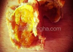 莲蓉蛋黄月饼