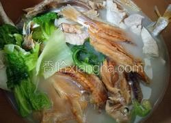 自晒海鱼干煲猪腩肉青菜煲