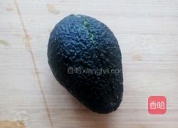牛油果奶昔的做法图解1