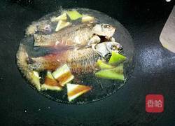 红烧小鲫鱼的做法图解10