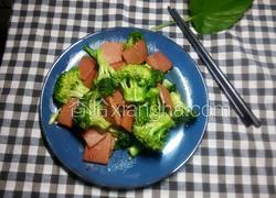 西兰花炒火腿肠