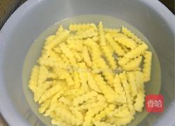 狼牙土豆(麻辣洋芋)的做法图解2