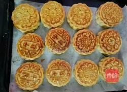 莲蓉蛋黄月饼的做法图解7