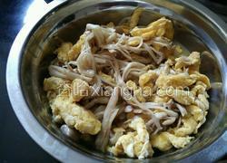 海鲜菇炒鸡蛋