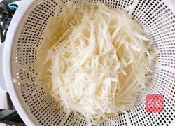 牛肉土豆丝的做法图解1