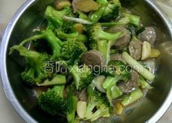 西兰花炒牛肉丸