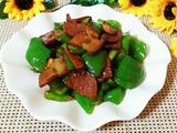 腊肉炒青椒