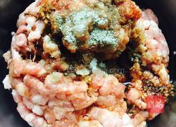 酥皮鲜肉榨菜月饼的做法图解5