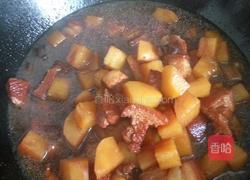 土豆红烧肉的做法图解6