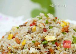 五彩火腿炒饭的做法图解1