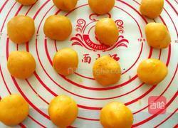 莲蓉蛋黄月饼的做法图解4