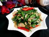 蛤喇肉炒韭菜的做法[图]