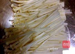 培根金针菇卷的做法图解1