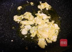 五彩黄金炒饭的做法图解6