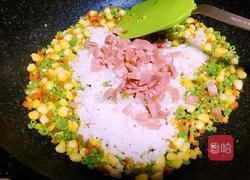 五彩黄金炒饭的做法图解8