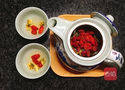枸杞菊花金银花茶的做法图解3