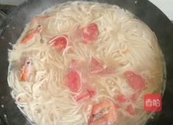 西红柿鸡蛋大虾面条的做法图解5
