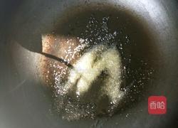 拔丝红糖玉米粒的做法图解3