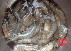 蒜蓉虾的做法图解1