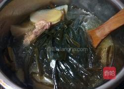 白萝卜海带排骨汤的做法图解7