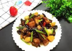 榛蘑杂焖五花肉