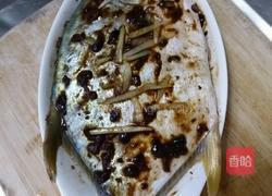 蒜蓉豆豉蒸黃臘鯧的做法图解2