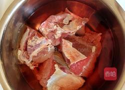 卤牛肉的做法图解1