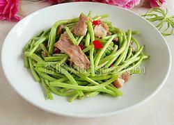 咸肉炒藜蒿