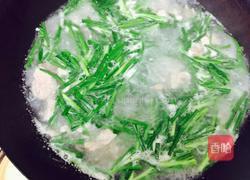猪肉花甲韭菜汤的做法图解5