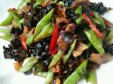 五花肉炒四季豆木耳的做法[图]