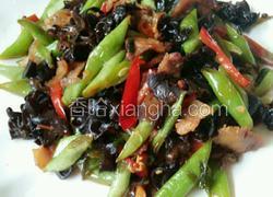 五花肉炒四季豆木耳