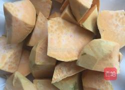 拔丝地瓜的做法图解1