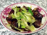 清炒芹菜香肠
