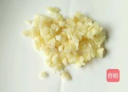 蒜蓉猪油渣炒汉菜的做法图解3