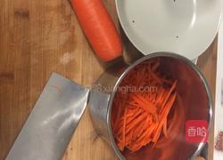 凉拌胡萝卜丝的做法图解1