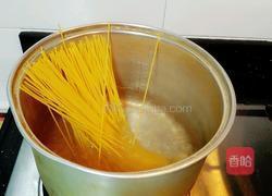 窝笋青椒炒意面的做法图解3