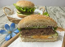 牛肉鸡蛋大汉堡