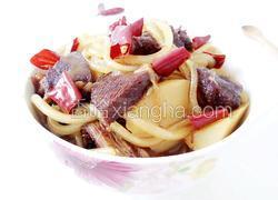 红烧牛肉炖土豆