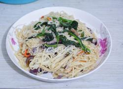 青菜肉丝炒面