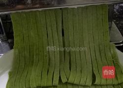 菠菜面条的做法图解6