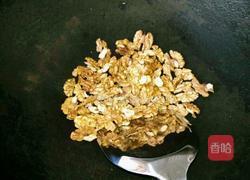 核桃炒肉片的做法图解4