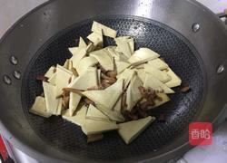 豆腐干胡萝卜烧肉的做法图解7