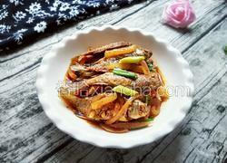 小鲫鱼焖萝卜