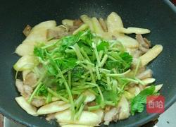 茭白炒肉的做法图解7
